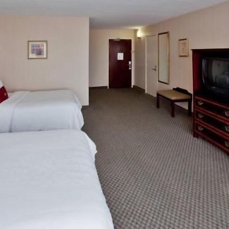 Hotel I-64 Richmond Dumbarton Buitenkant foto