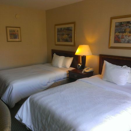 Hotel I-64 Richmond Dumbarton Buitenkant foto